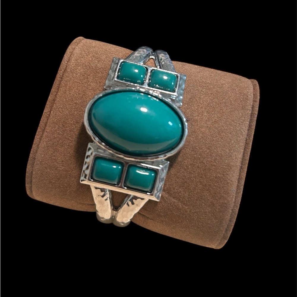 Paparazzi Silver and Green Earrings and Bracelet Set - Picture 2 of 5